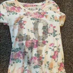 Tee